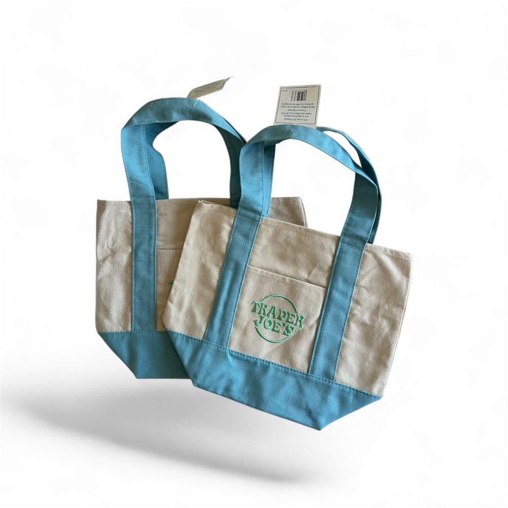 Trader Joe’s NWT Blue and Cream Tote Bag